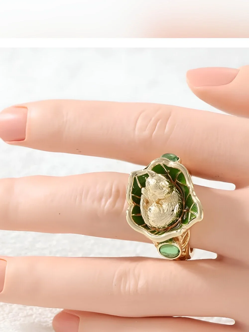 Adorable 'Resting Cat' enamel & CZ ring, Sz.7